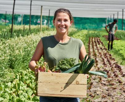 vrouw in het veld 